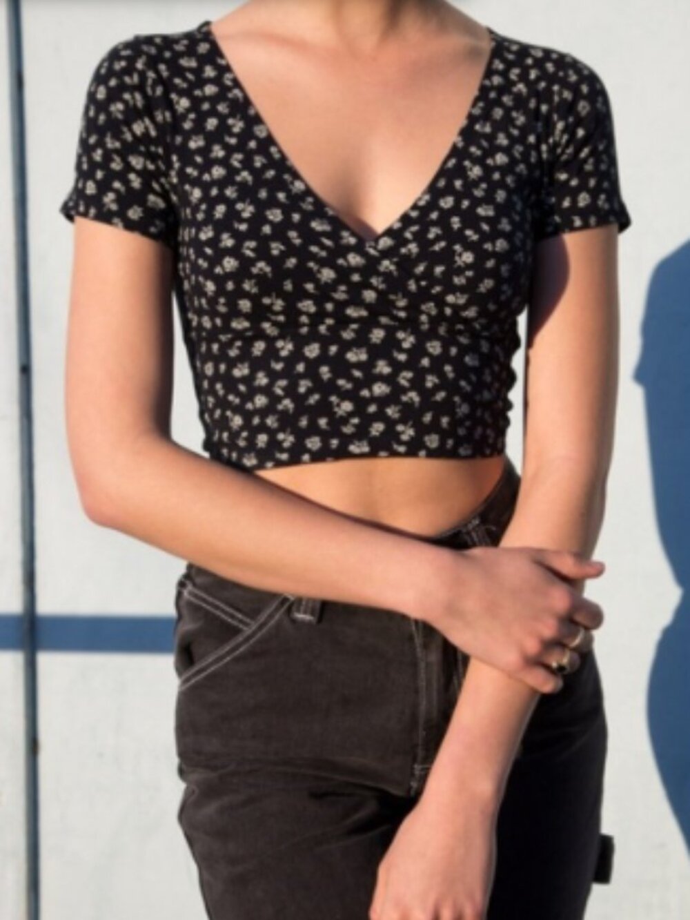 Brandy Melville Amara Floral V-Neck Crop Top, Navy/White - Size XS/S